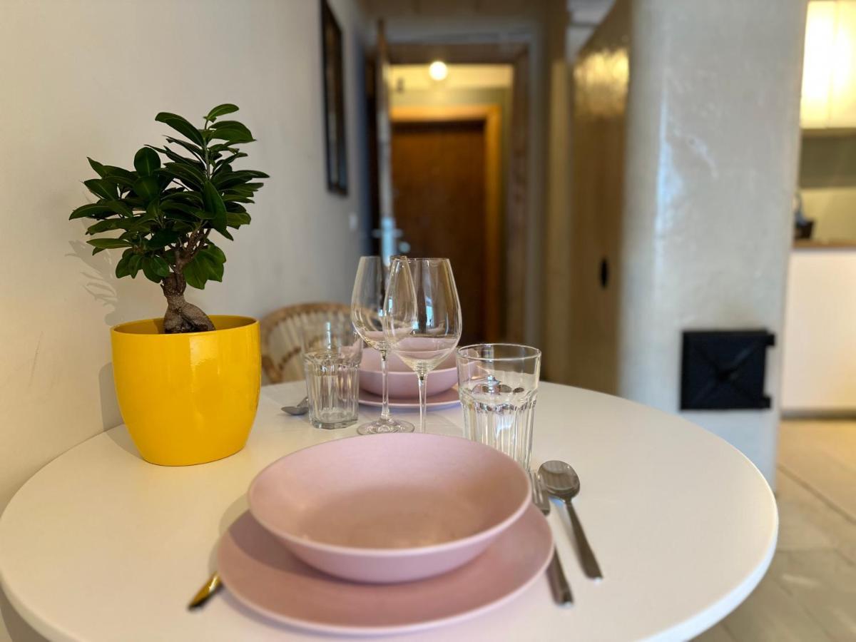 Apartment Romantic Hideout With Parking *